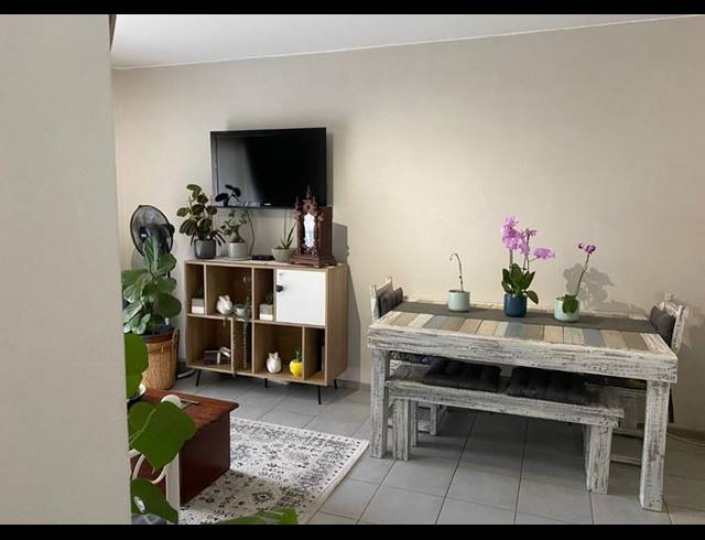 2 BEDROOM PROPERTY TO RENT IN CLUBVIEW